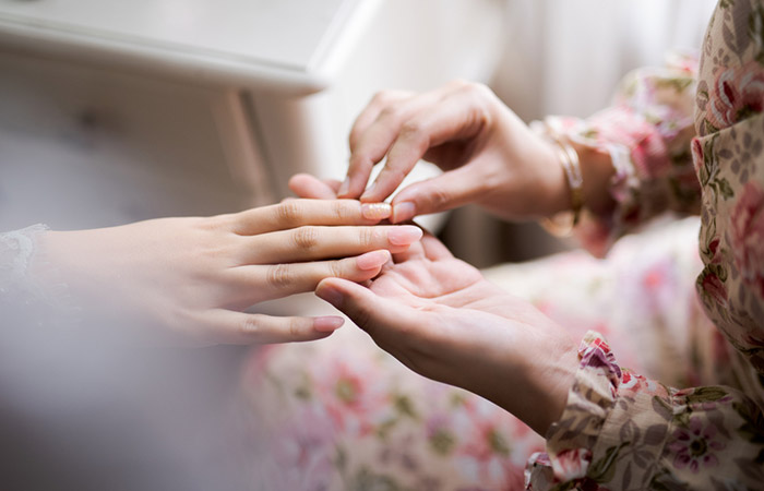 An synthetic Fingernail