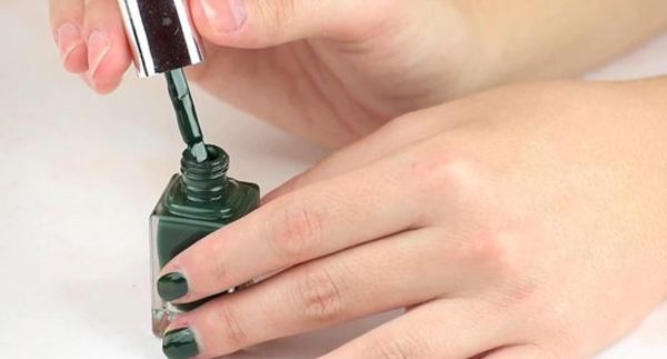 How To Avoid Bubbles In Nail Polish